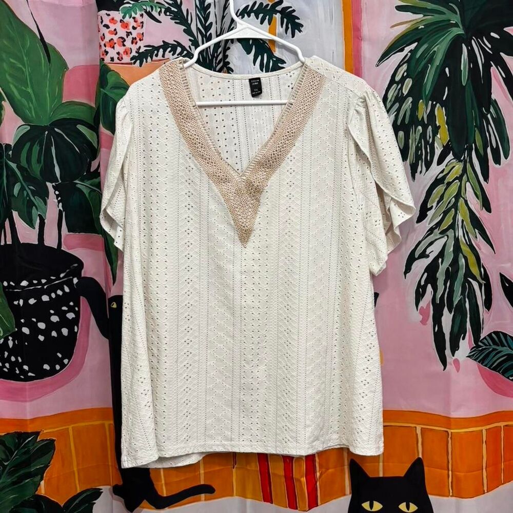 Shein Curve Plus Women's Cream and White Blouse